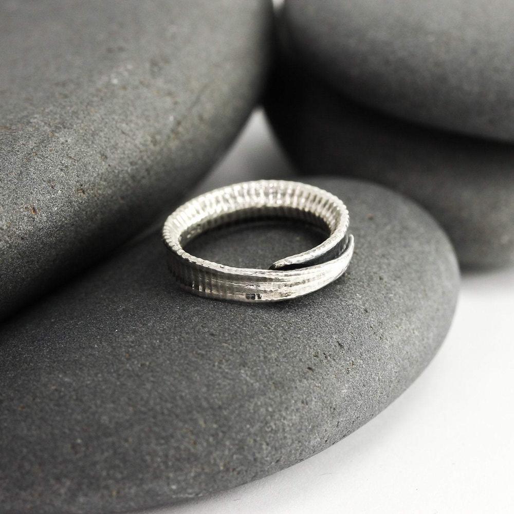 Cactus Spine Silver Overlapped Ring