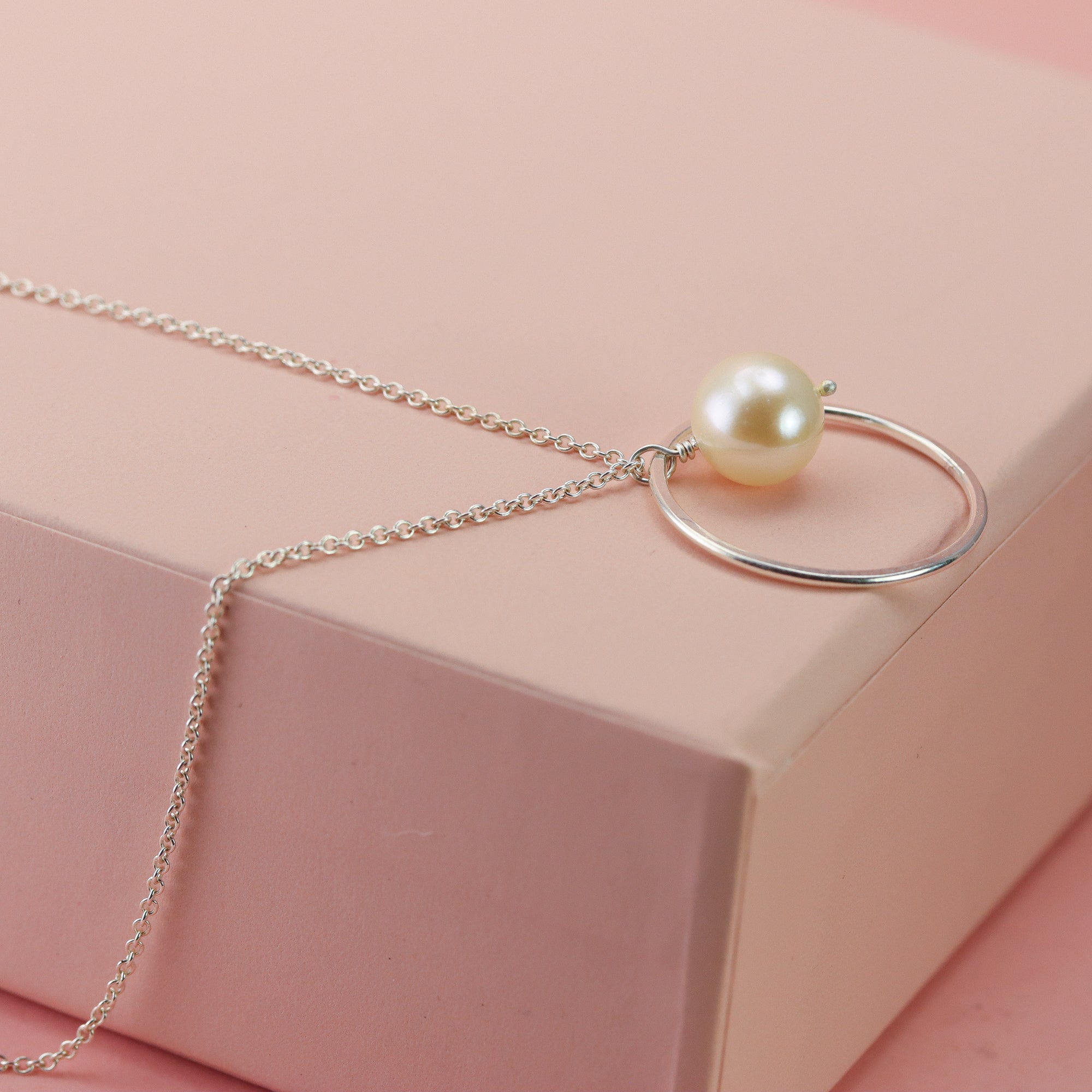 Pearl Frame Necklace