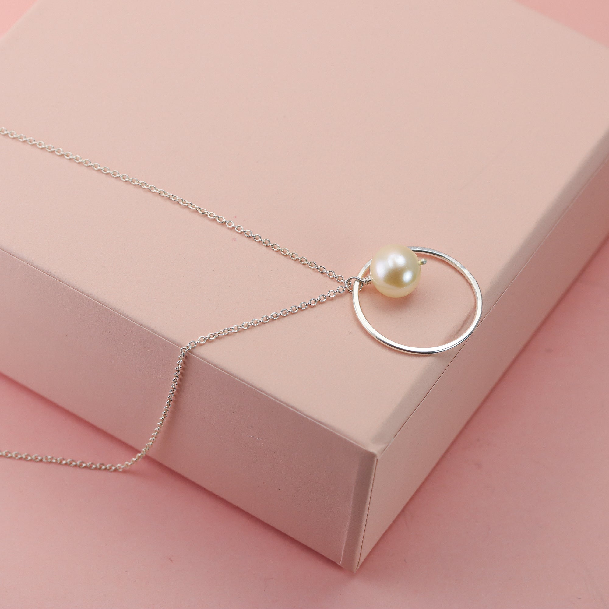 Pearl Frame Necklace