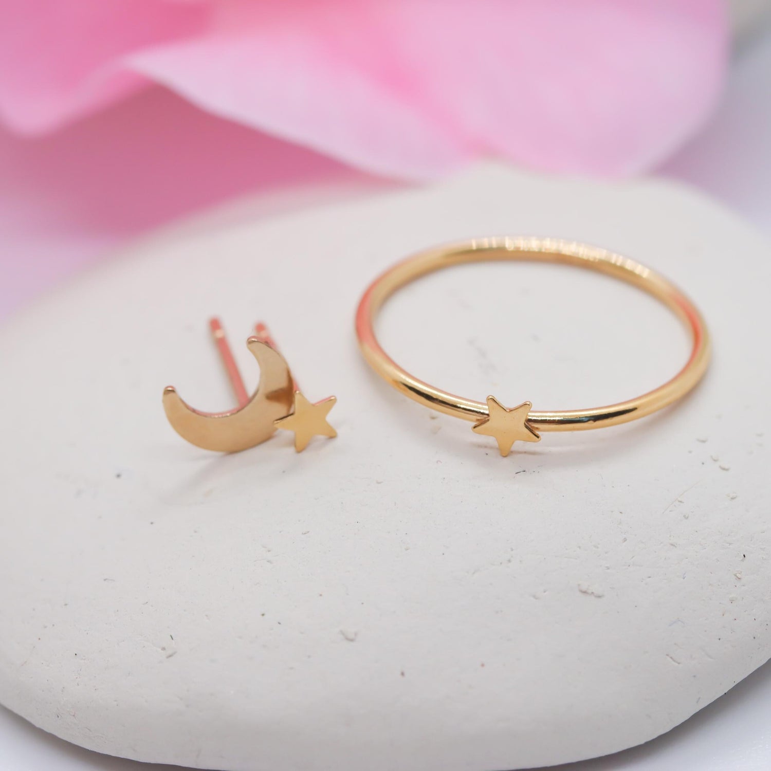 Dainty Star Charm Ring