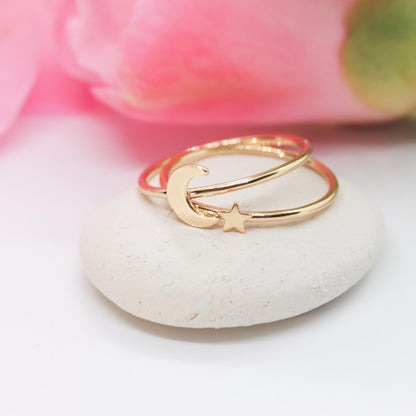 Dainty Star Charm Ring