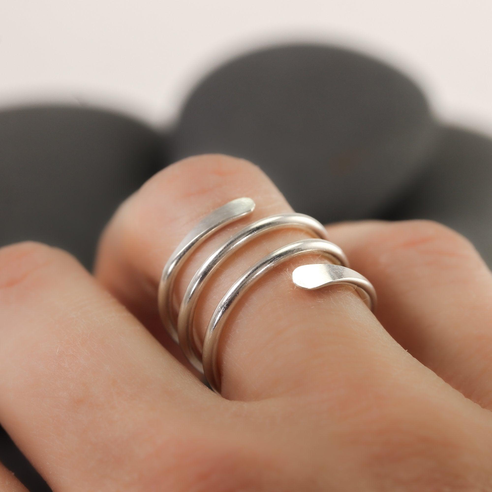 Classic Elongated 22K Gold Spiral Meena Ring – Andaaz Jewelers